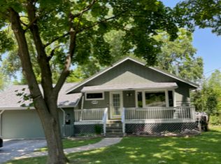 2432 Highcrest Rd, Rockford, IL 61107