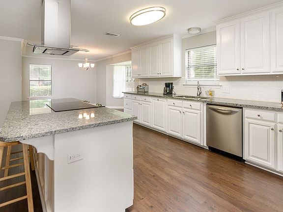 3rd image of 28750 Dabney Dr