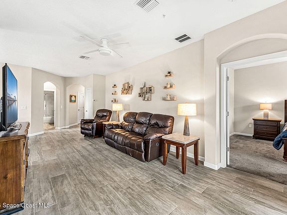 5th image of 3930 Playa Del Sol Dr #101