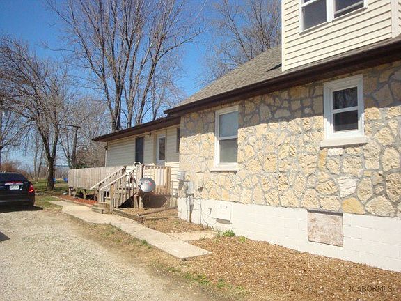 3rd image of 834 S Summit Dr