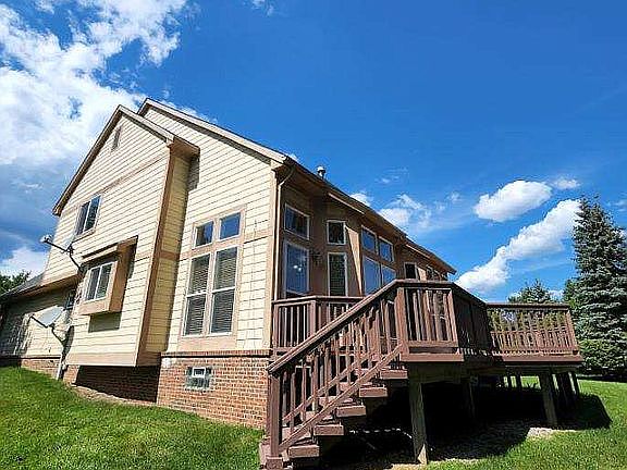 3rd image of 7713 Willow Woods Ct