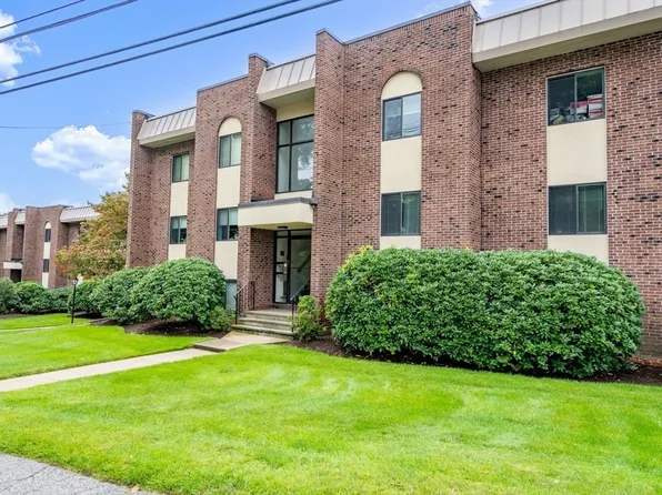 43 Angleside Rd APT 2, Waltham, MA 02453