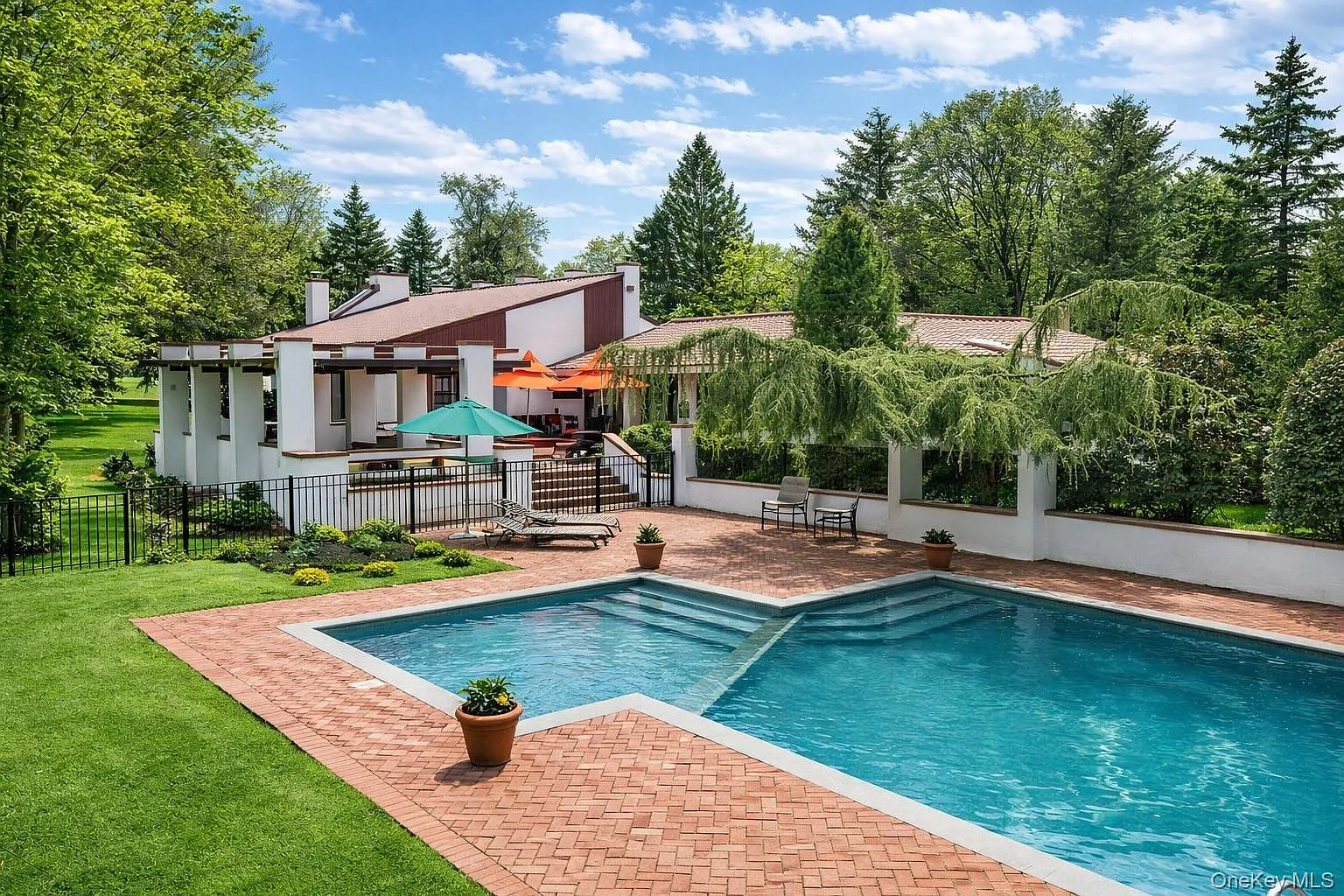 6 bed, 6.0 bath, 5101 sqft, $19,500 — Photo 4