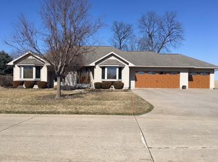 2748 E Trio Ln, Washington, IA 52353