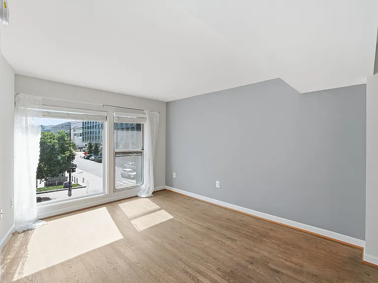 601 Pennsylvania Ave NW #211 — Photo 13