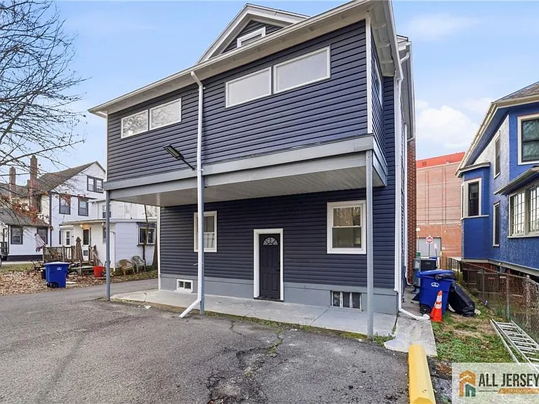 29 Grant St #1 — Photo 18