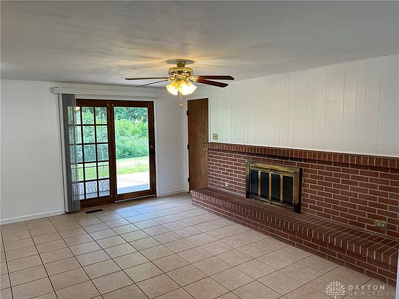 3rd image of 7073 Cliffstone Dr