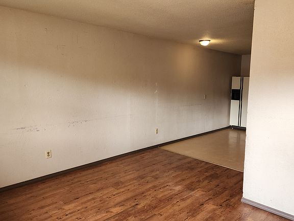 2nd image of 600 E Poplar St #17