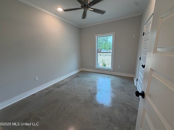 5th image of 196 Lake Harbor Rd