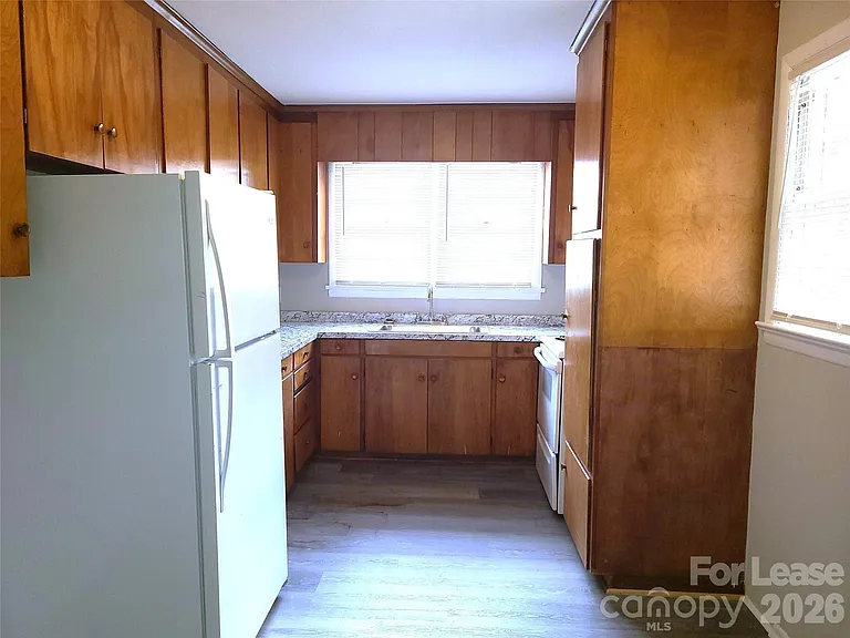90 Creswell Dr NE — Photo 2