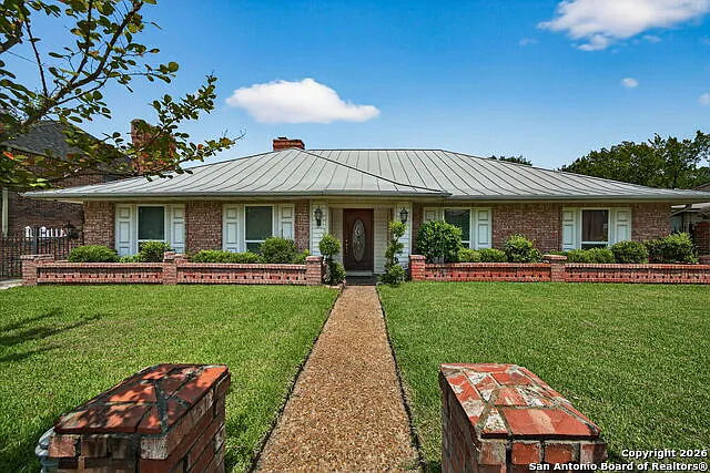 3413 Foxbriar Ln — Photo 3