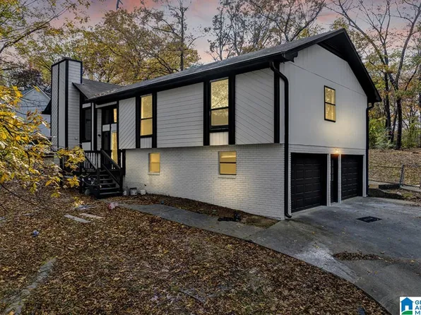 1404 Mollys Pl, Alabaster, AL 35007