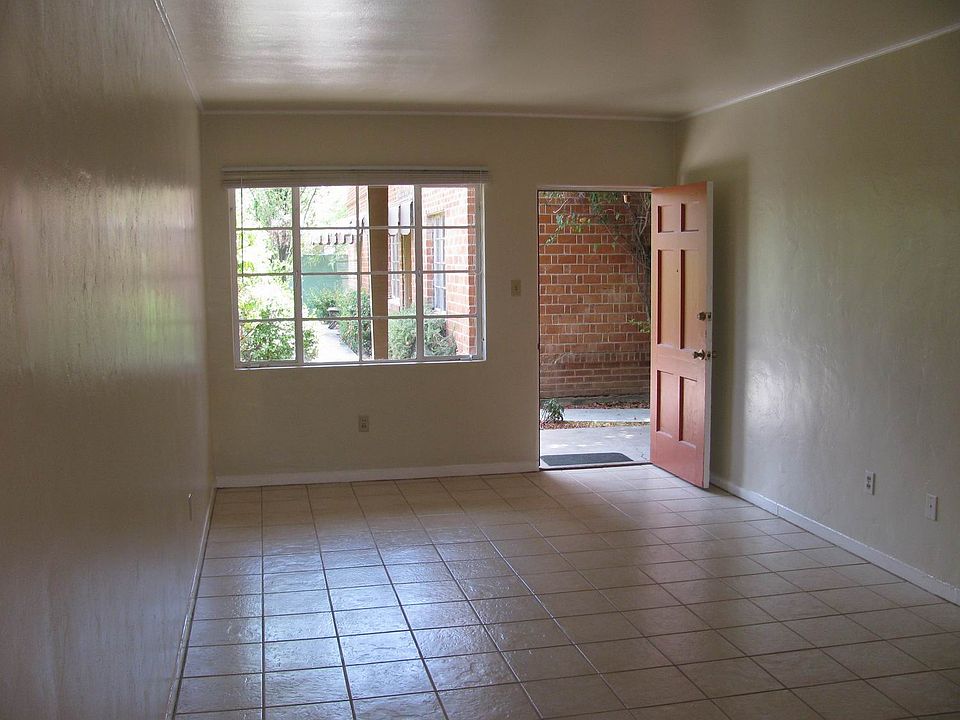 2nd image of 850 W Thomas Rd #10