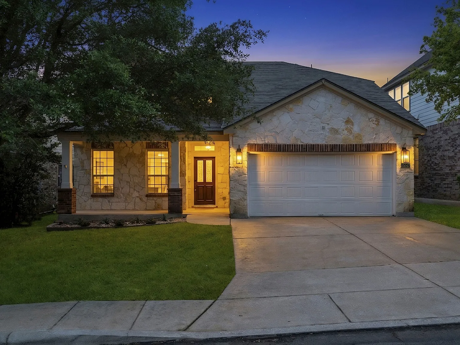 David Weekley Home for Lease — Photo 1