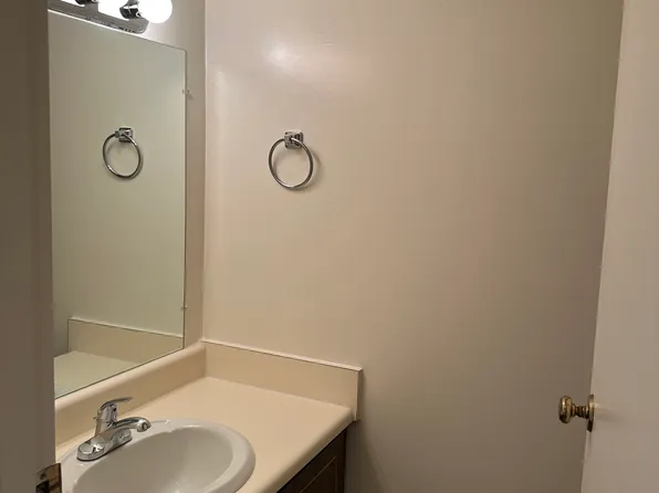 5210 E Hickory Woods Ln #E, Hixson, TN 37343