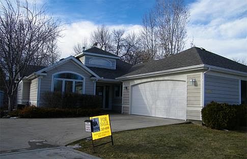 2nd image of 2220 Remington Sq
