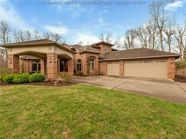 23 Woodview Dr, Huntington, WV 25705