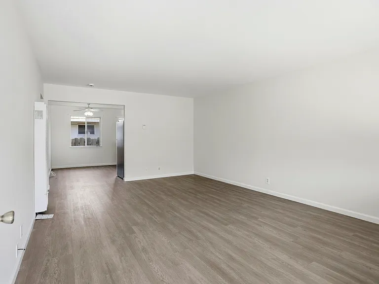 2105 Royal Dr #1 — Photo 21