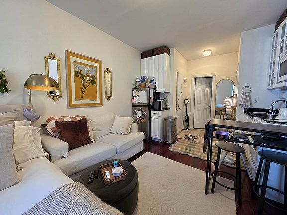 2nd image of 108 Charles St #J