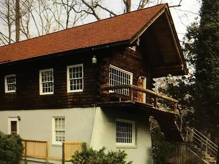 602 S Columbia St — Photo 18