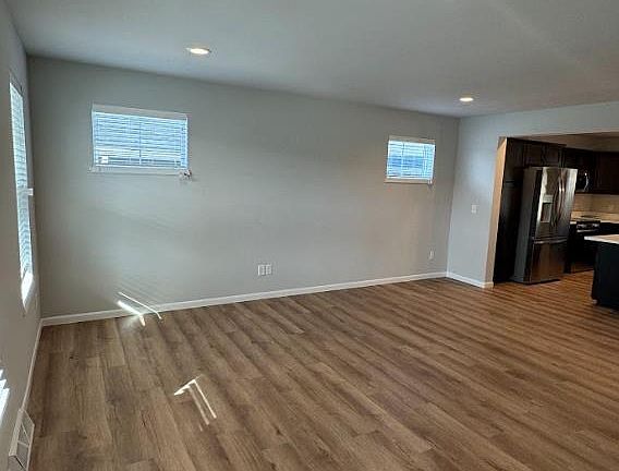 4th image of 2187 Waterfall Way