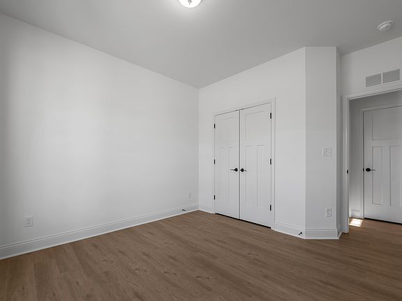 3rd image of 2005 Geneva Pl