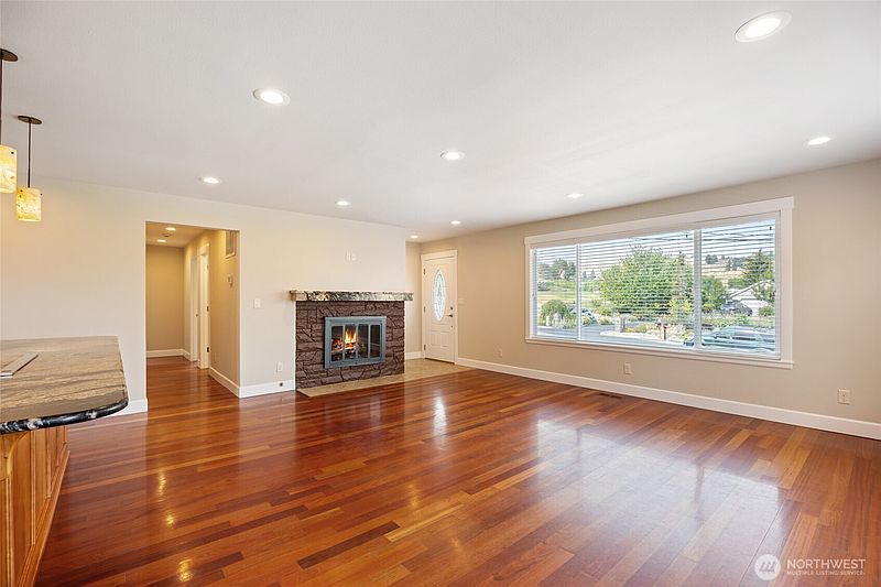 5th image of 2315 Lester Road