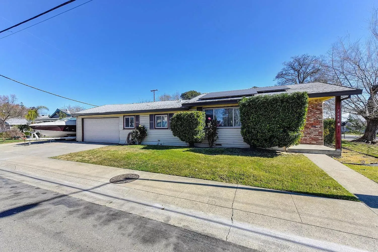 7648 Van Maren Ln — Photo 1