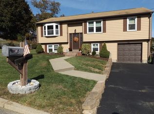 5 Maclaine Dr, North Providence, RI 02904