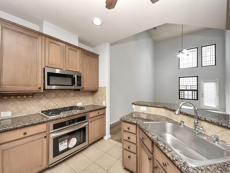 1251 Glenwood Canyon Ln — Photo 6