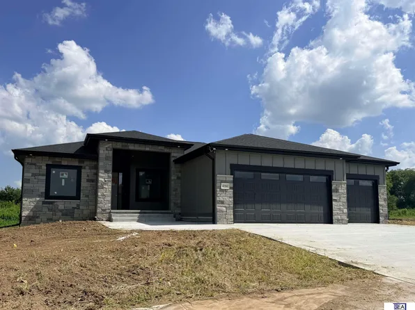 12511 S 87th Ave, Papillion, NE 68046