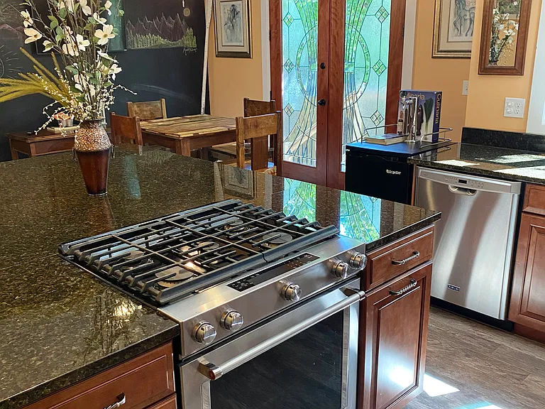 Kitchen 5 burner gas oven/range.