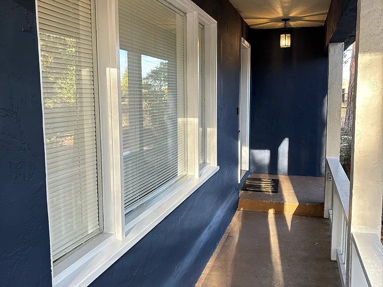 450 SE Reed Market Rd — Photo 5