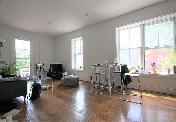 4th image of 285 Fenimore St #1