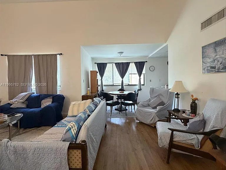 221 W Park Dr #202-3 — Photo 4