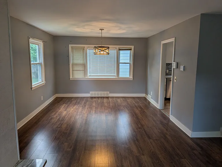 111 Eastmoreland Dr — Photo 6