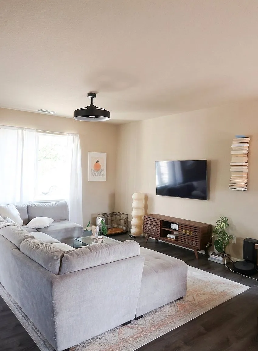 Furnished Home with Mountain Views — Photo 1
