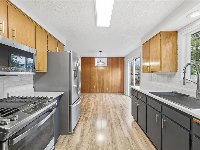 2500 Alma Dr — Photo 13