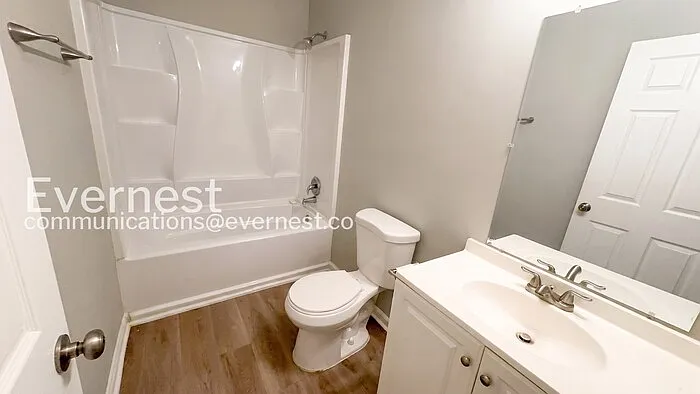 3221 Lasalle St — Photo 11