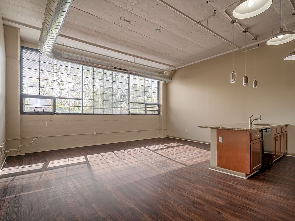 1st image of 550 Seneca St #124