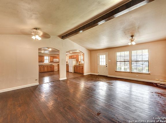 5th image of 1623 Valley Dr