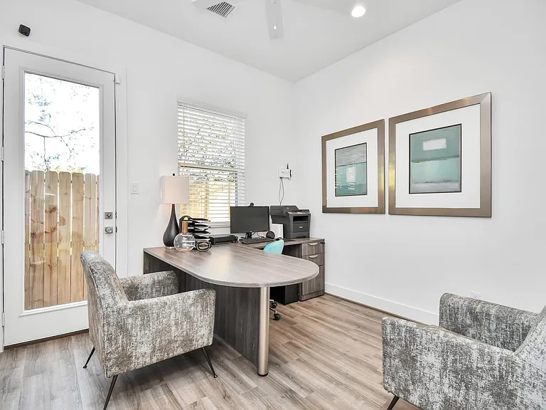 9029 Laverne Oak Ln — Photo 7