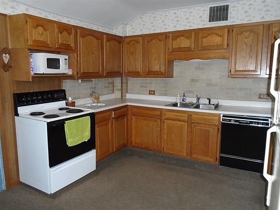 3rd image of 216 N Lynn St