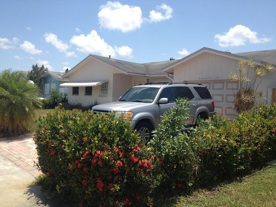 2nd image of 22609 SW 65th Way