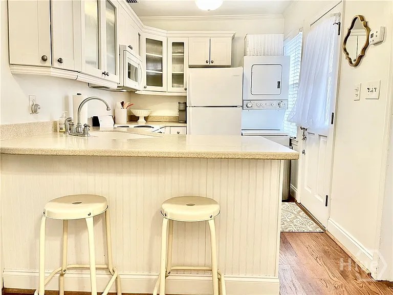 217 W Taylor St — Photo 6