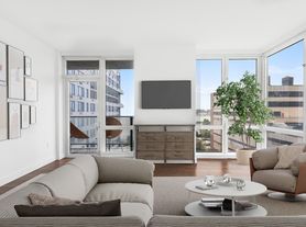 605 W 42nd St