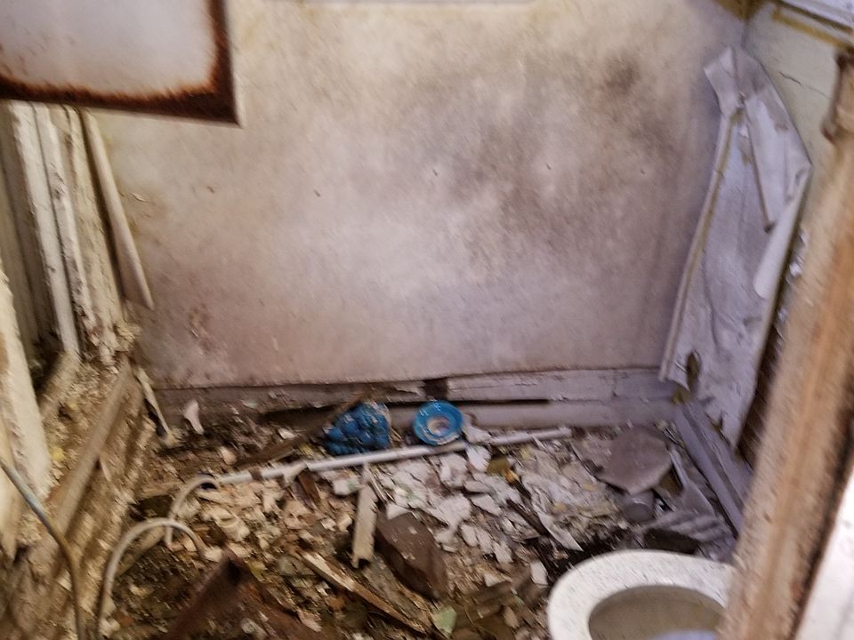 2nd image of 372 Day St
