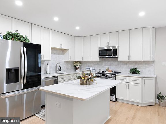 4th image of 107 Foxtail Cir