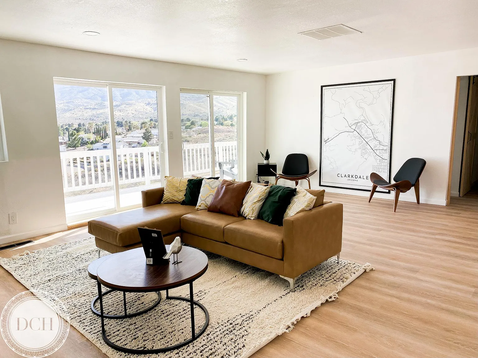2 bed, 1050 sqft, $2,400 — Photo 2