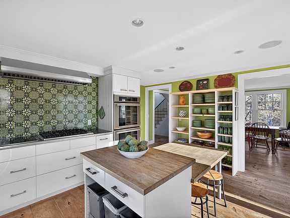 5th image of 9 Towhee Lane